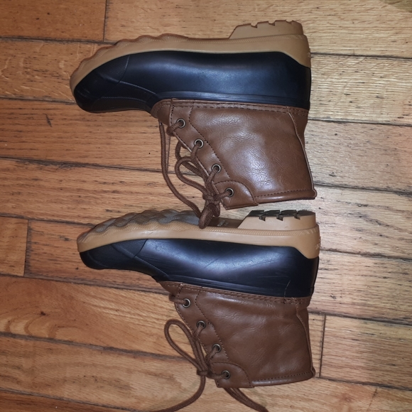 Sperry Port boot. Child size 2 - Picture 3 of 5
